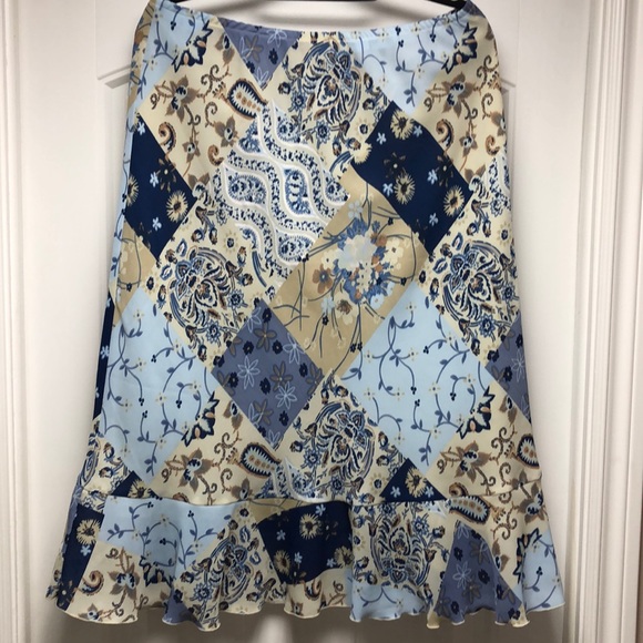 Skirt - Picture 2 of 7